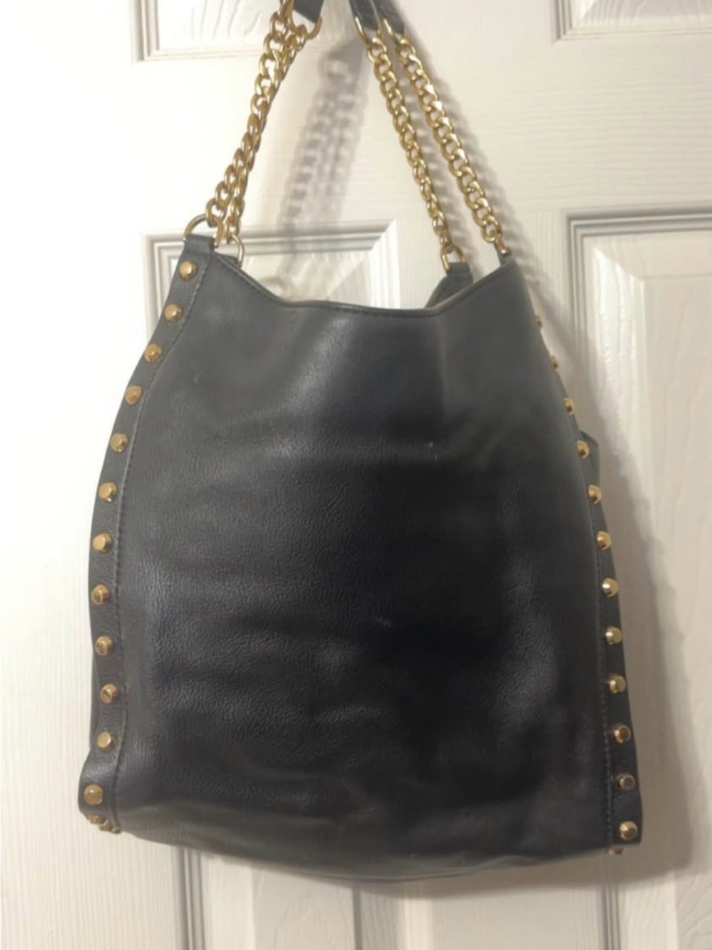 Michael Kors Black Leather Shoulder Bag with Gold Studs and Chain Strap - Picture 2 of 3